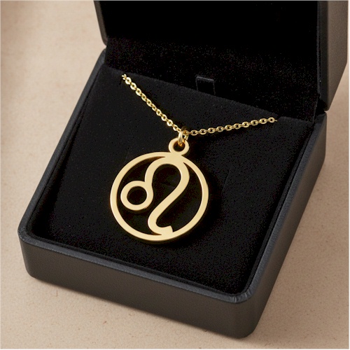 (image for) Leo 9-ct Gold Pendant - 22mm